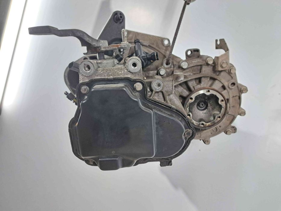 Cutie viteze manuala 5 trepte  Volkswagen Passat B6 (3C2) [Fabr 2005-2