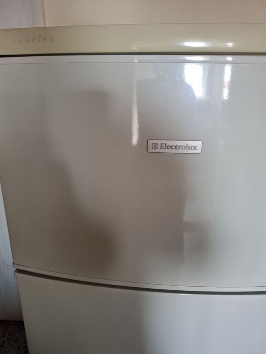 Хладилник с фризер Electrolux