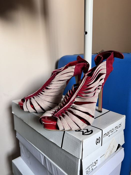 Продаются женские туфли