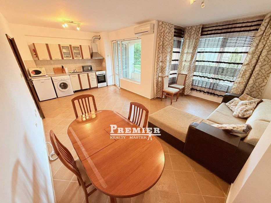 Продава се Тристаен апартамент в Бургас, Акациите - 102 кв.м за 922 €/кв.м - Снимка #1