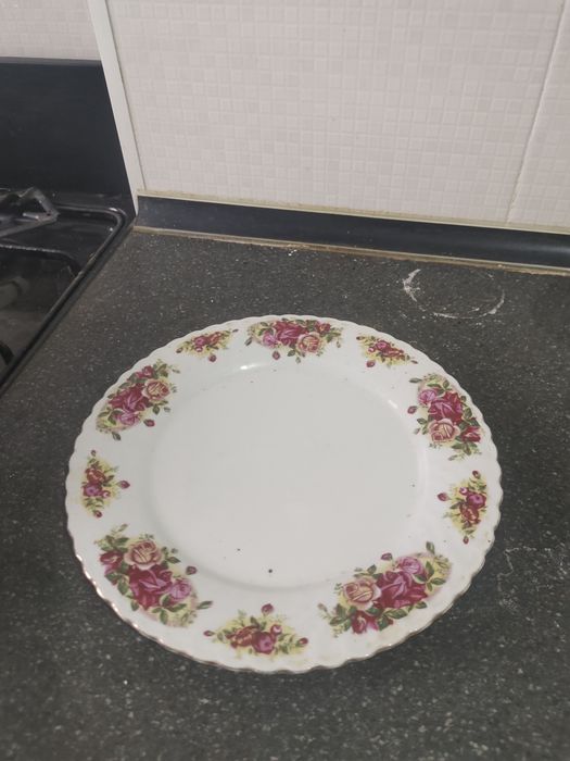 Тарелки разные, 600