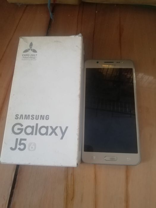 Продам  2 телефона на запчасти