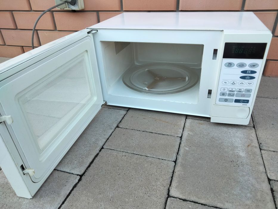 Продам микроволновку.