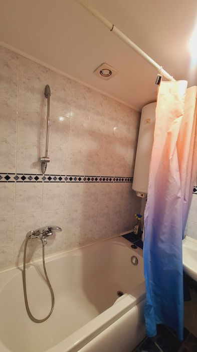 Продава се Тристаен апартамент в Варна, Гръцка махала - 90 кв.м за 2312 €/кв.м - Снимка #13