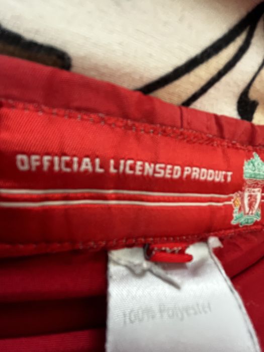 Оригинални бермуди/ къси гащи на Liverpool