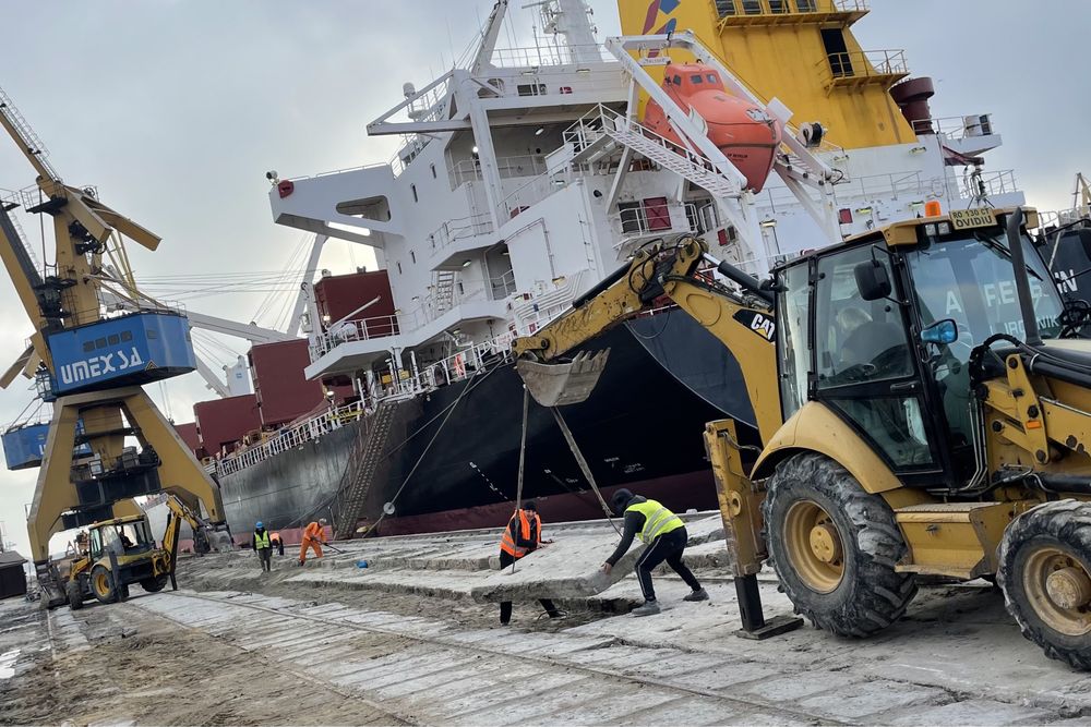 Inchirieri utilaje, buldoexcavator, compactor, excavator
