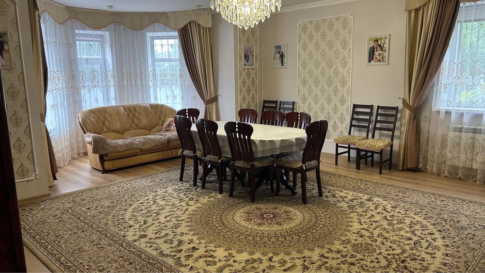 Продом кирпичный дом с мансардой