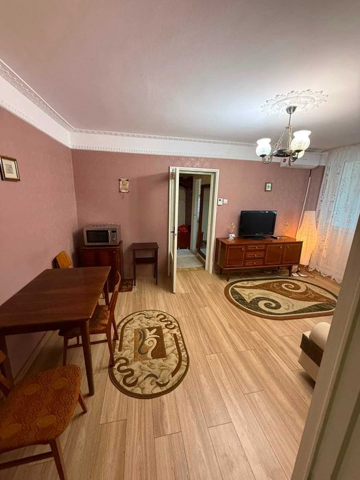 Inchiriez Apartament 2 camere Semidecomandat | Tiglina 1 | Etaj 3, Centrala, AC, Mobilat si utilat, 45mp