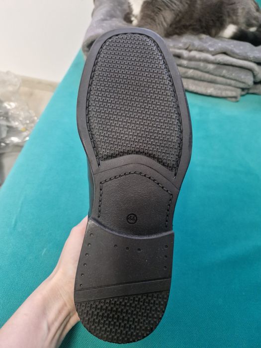 Pantofi din piele pentru iarna