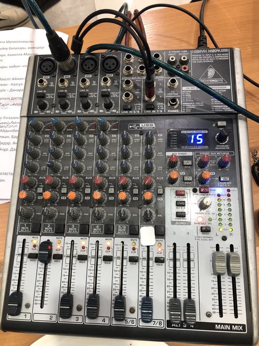 Активные колонки (Великобритания) и микшер пульт