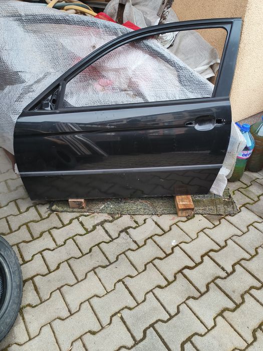 Продавам врата лява и дясна за БМВ Е 46 Compact