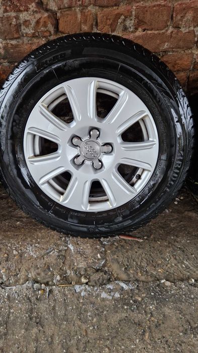AUDI  Q3  джанти със зимни гуми 215/65/16 6,5J×16 ET33 5×112