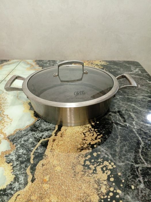 Продам кастрюлю нержавеющая сталь