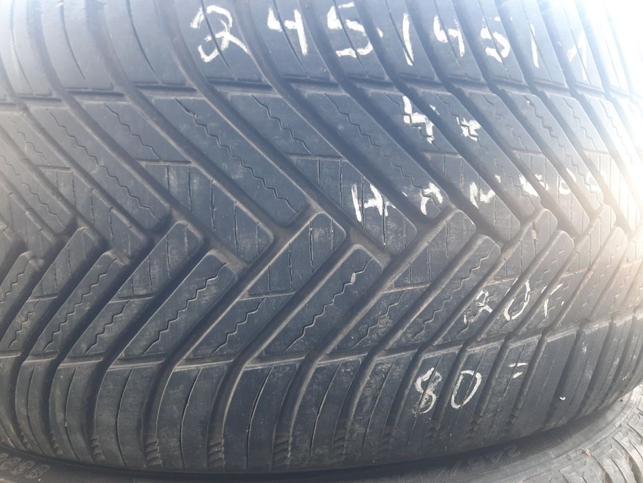 235/50/19;235/55/19 и 245/45/18  Всесезонни Гуми с борд