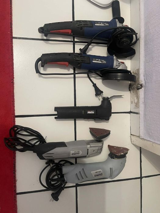 Лот инструменти.