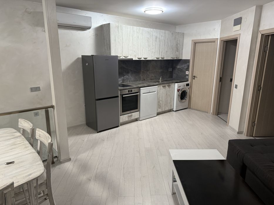 Дава се под наем Етаж от къща в Пловдив, Беломорски - 90 кв.м за 548.25 € - Снимка #1