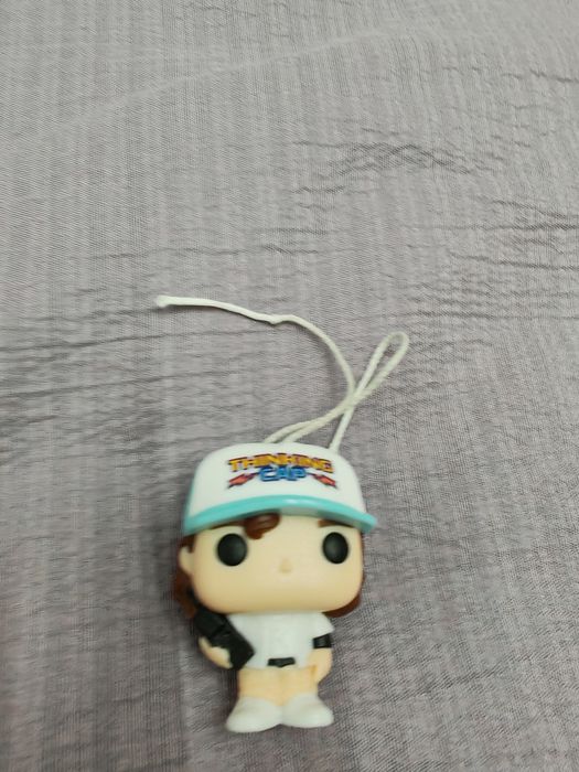 Фигурки очень странные дела