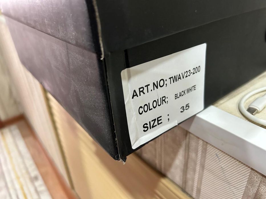 Продам кроссовки Premiata для девочки