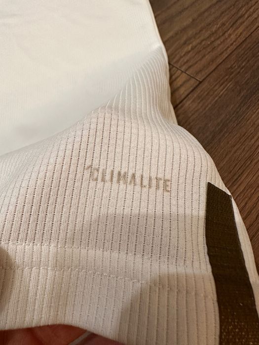 Adidas Real Madrid - нова фен тениска