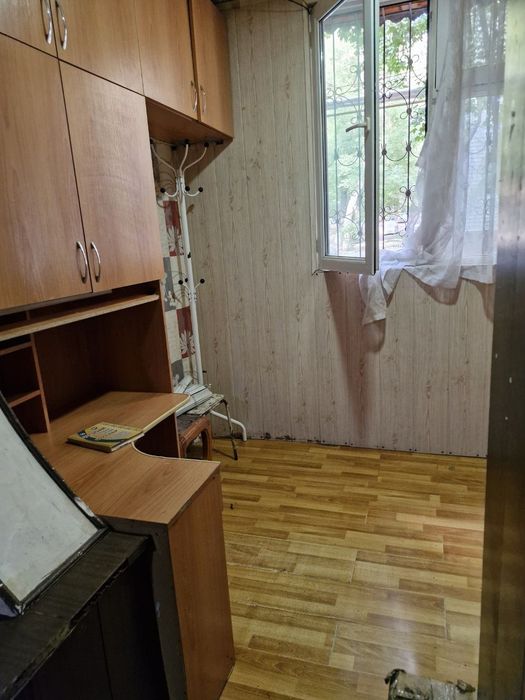 Продаётся квартира Чиланзар 9-й квартал 1²/1/4. Без маклер