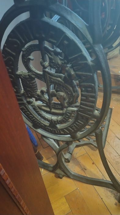 Mașina de cusut singer