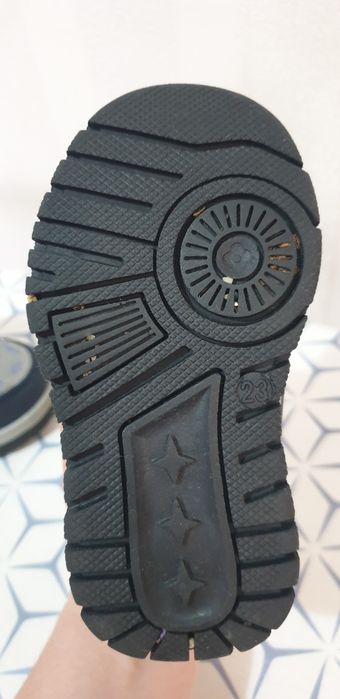 Продам ботинки 23 размер