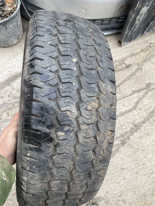 Anvelopa/Cauciuc 235/65 R16C