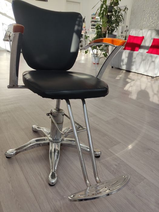 Кресло для парикмахерских