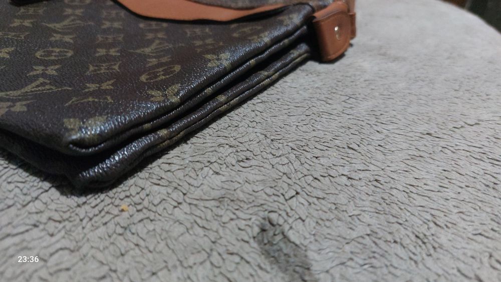 Poșeta Louis Vuitton