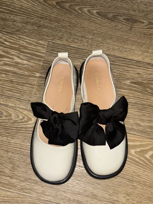 Туфли белые с бантом