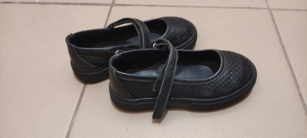 Продам туфельки размер 28