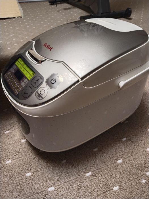 Мультиварка  в отличном состоянии