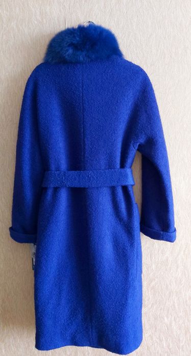 Продам новое пальто.