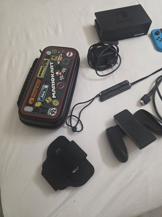 Nintendo switch cu husa si jocuri