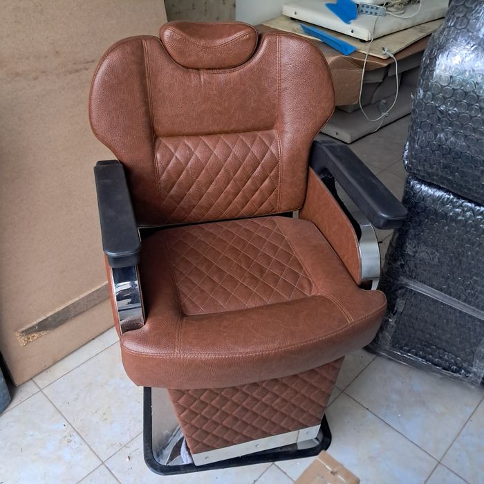 Бръснарски стол-НОВ