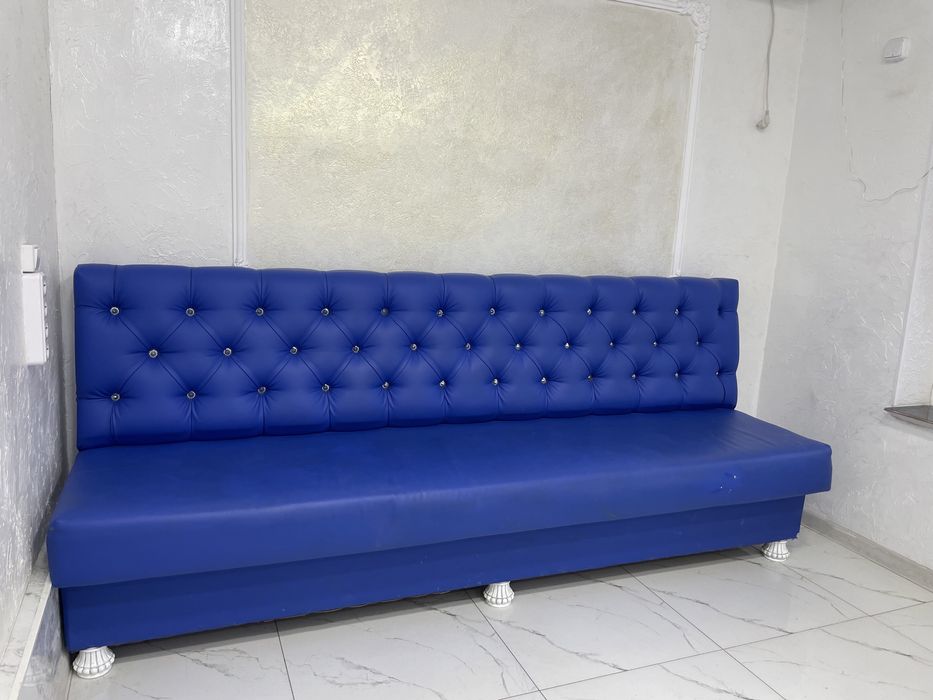 Продам Диван сдвумя банкетками