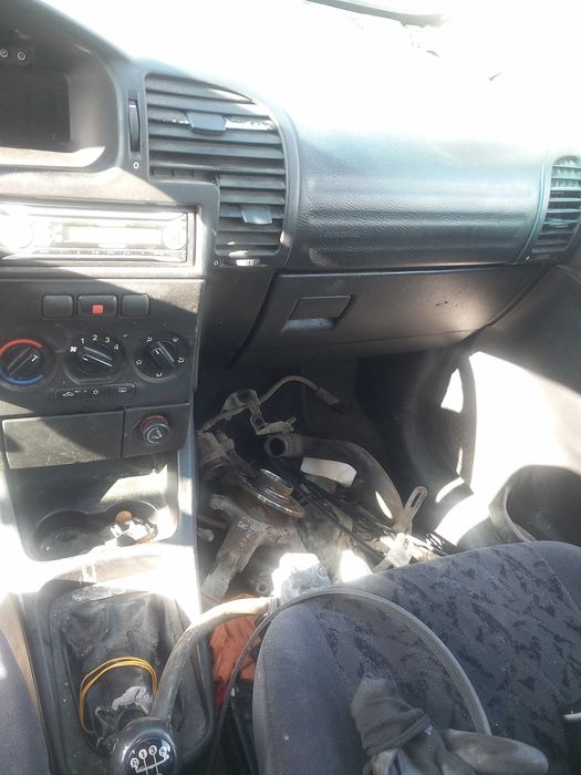 Продавам на части Opel zafira А 1.8 125к