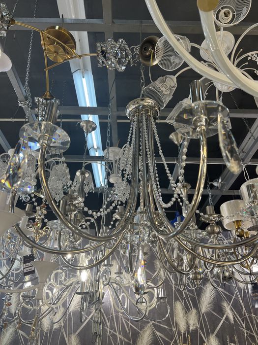 Люстры 8 рожков