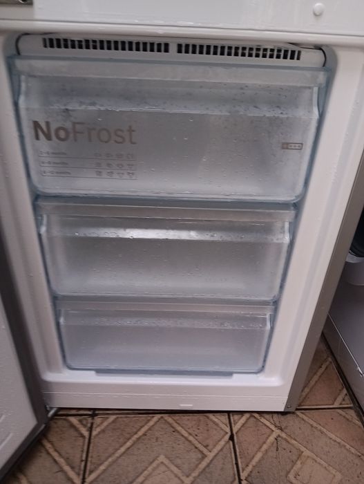 Иноксов комбиниран хладилник с фризер Бош Bosch No Frost  А+++Гаранция