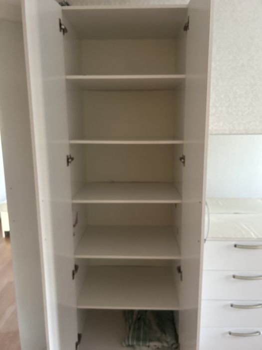 Продам угловой шкаф