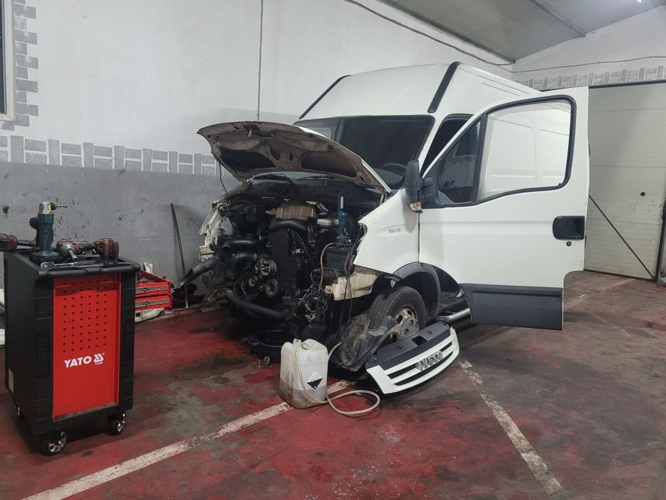 Motor 2.3 Iveco dezmembrări Iveco punte Iveco cutie de viteze automată