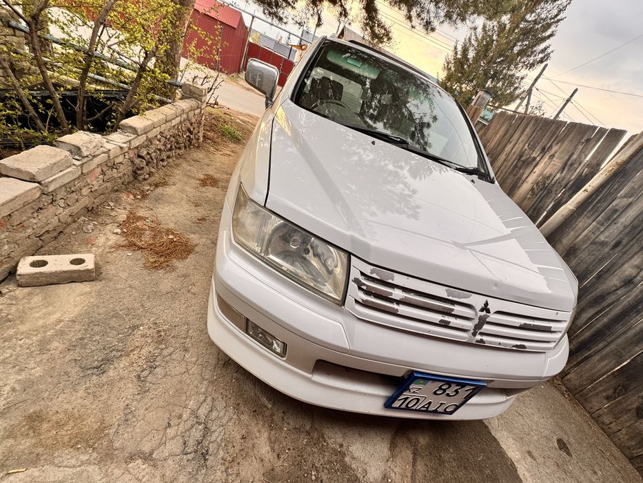 mitsubishi chariot grandis