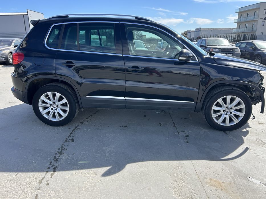 Vw tiguan 2012 avariat  parte dreapta fata   motor 1.4 tsi