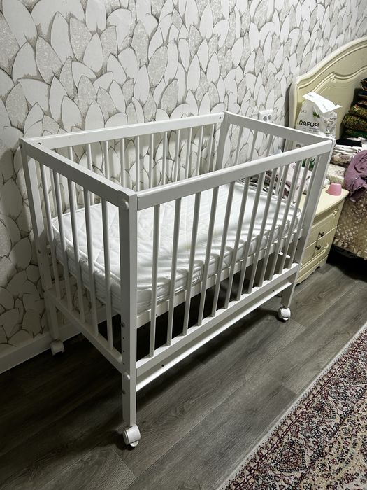 Продам детскую кроватку