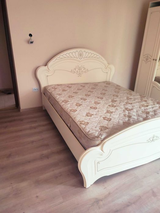 Închiriez sau vând parter vila ultracentral