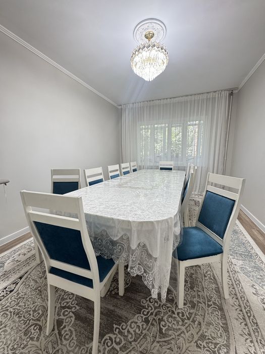 Продается овальный стол со стульями б/у