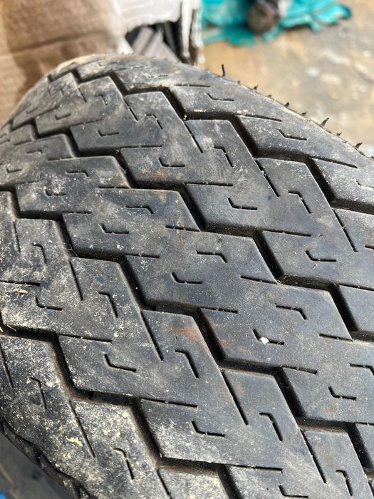 Гуми с джанти  20.5×8.0-10