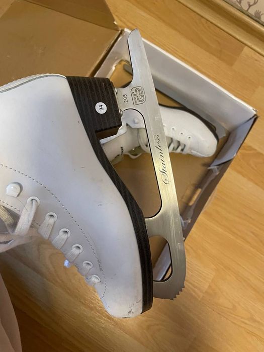 Фигурные коньки для девочек