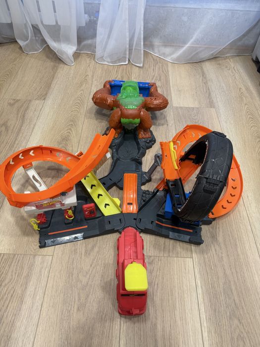 Hot Wheels (Хот Вилс)