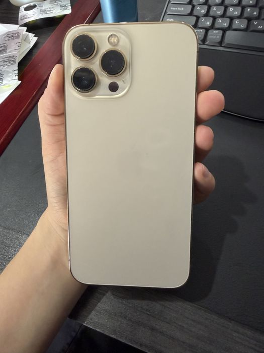 Продам iphone 13 про макс 256